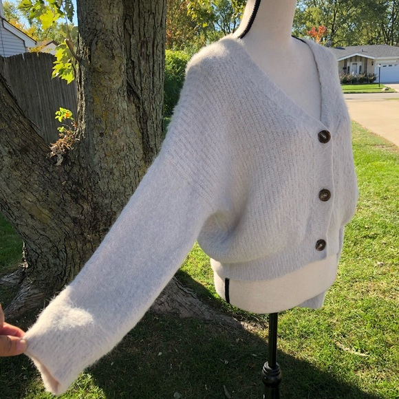 Women’s Double Zero L Cream Cardigan - Picture 6 of 14